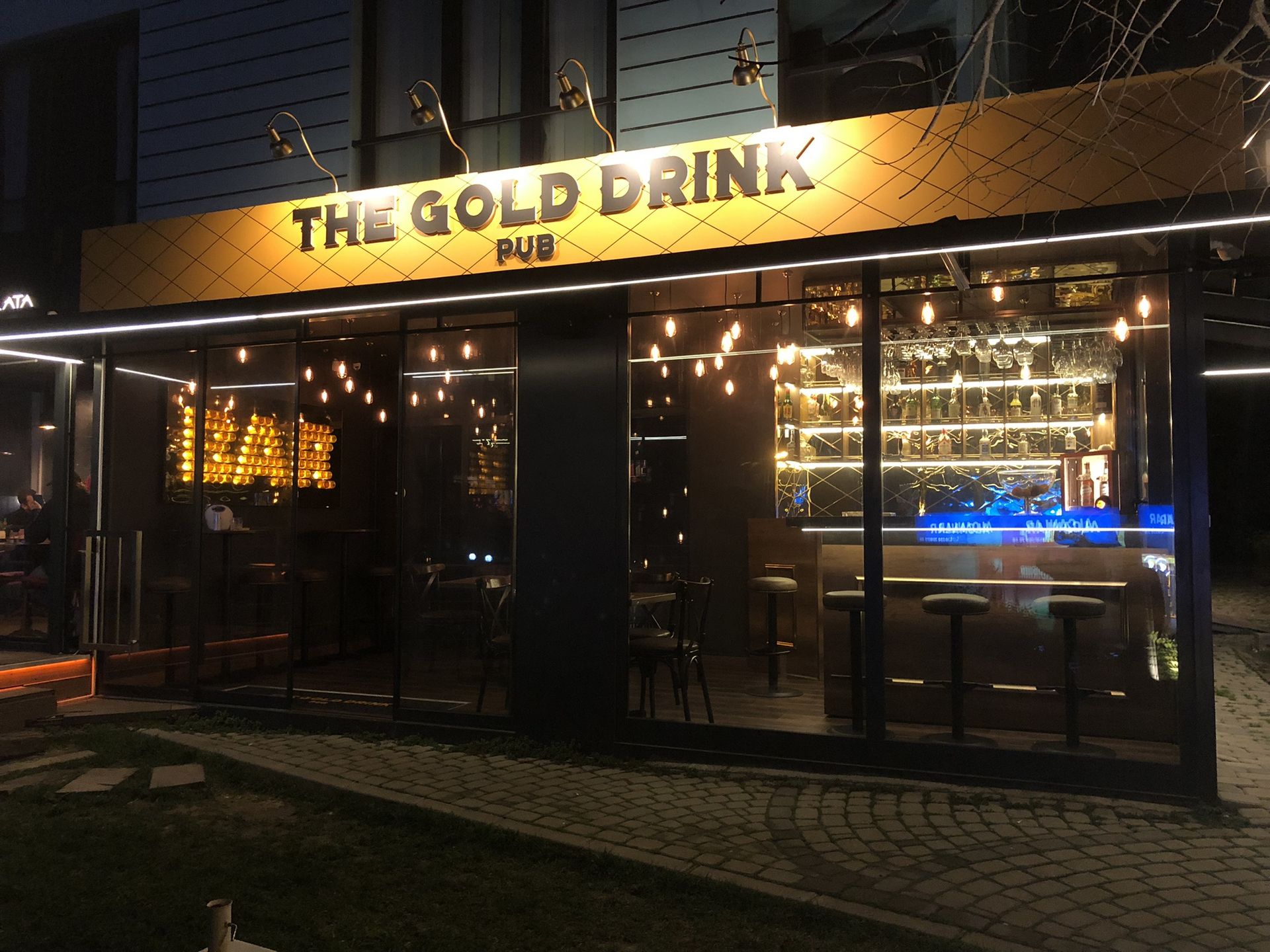 Gold Drink Pub Mekan Tasarımı