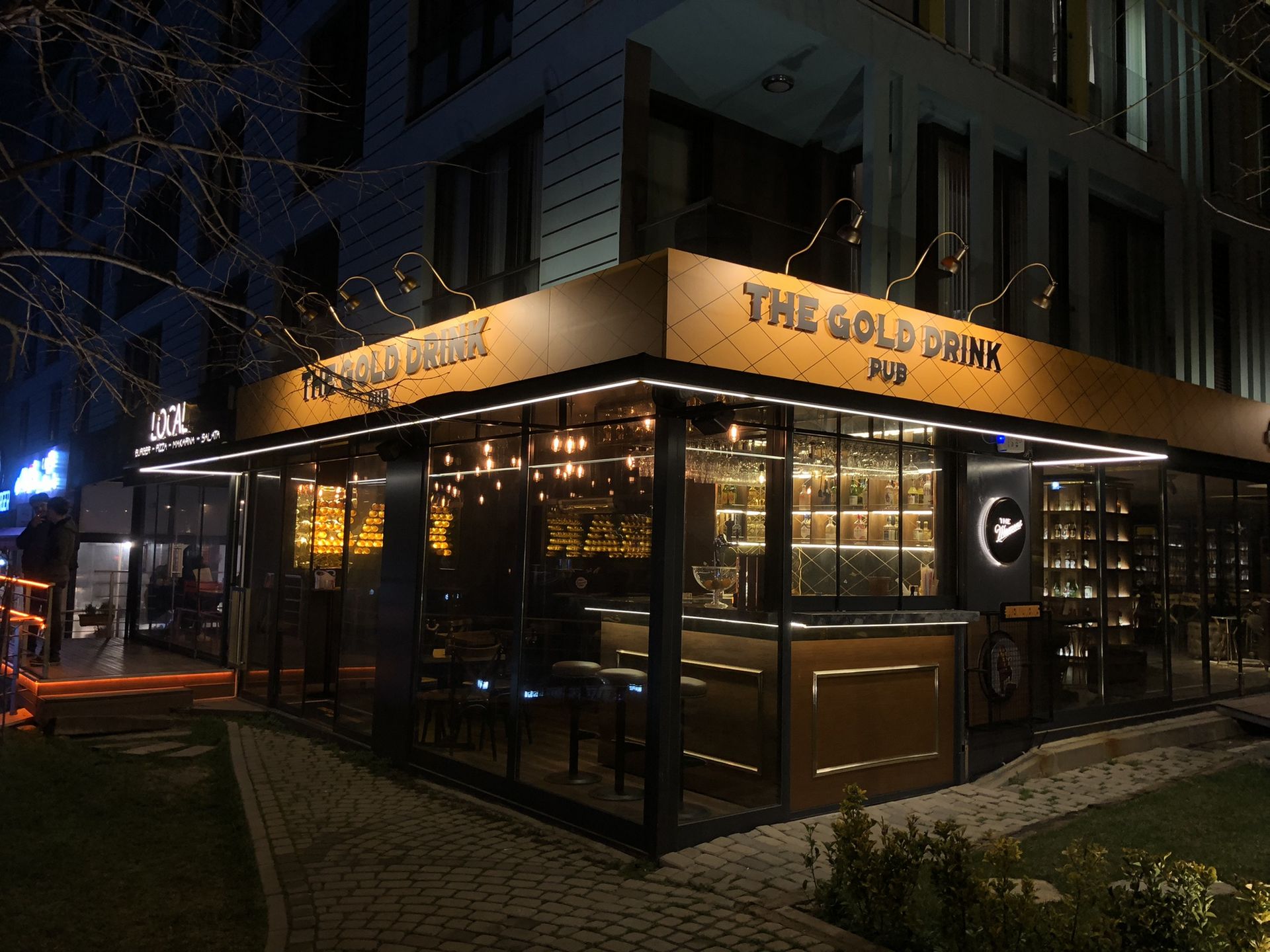 The Gold Drink Pub Mekan Tasarımı